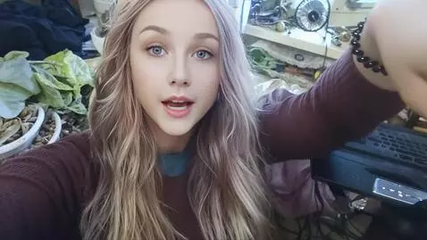 AI Video from prompt: A pretty seductive beautiful 25-year-old girl fr