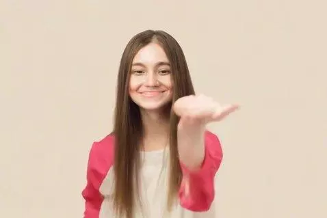 AI Video from prompt: girl inviting