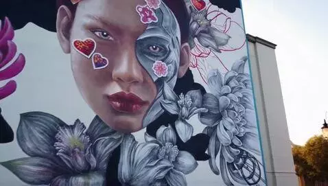 AI Video from prompt: Extend video background based on this photo Rene