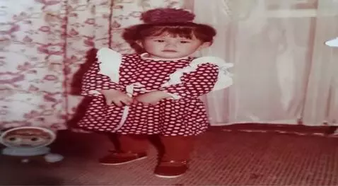 AI Video from prompt: Little Girl  see