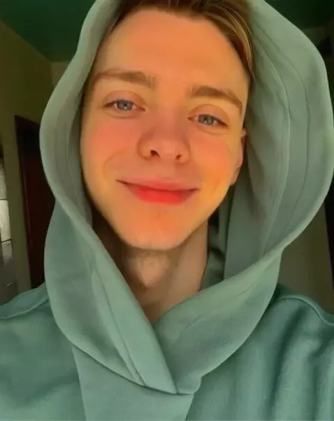 AI Video from prompt: smile, cute video
