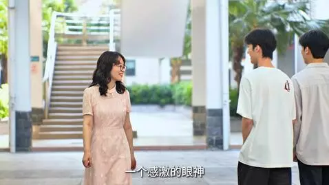 AI Video from prompt: Photoshop the arm of the woman in pink to make i