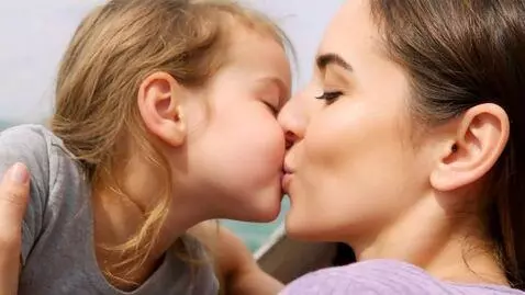 AI Video from prompt: People kissing. French kiss.