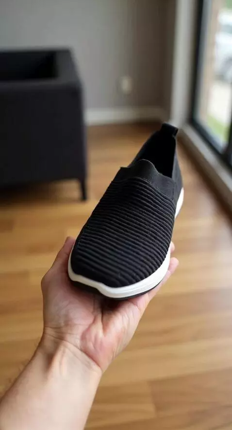 AI Video from prompt: Gerakan kamera zoom in orbit style , gerakan tan