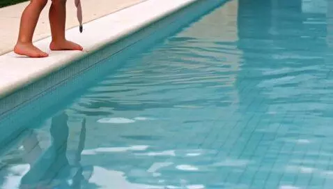 AI Video from prompt: #small_girl #russian_languge #pool