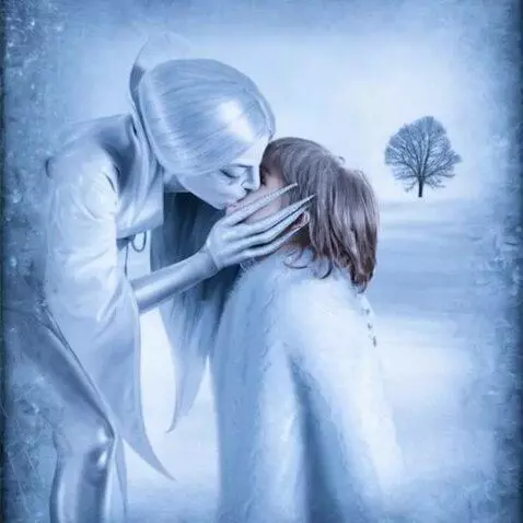 AI Video from prompt: Сорокалетняя снежная королева целует парня в губ