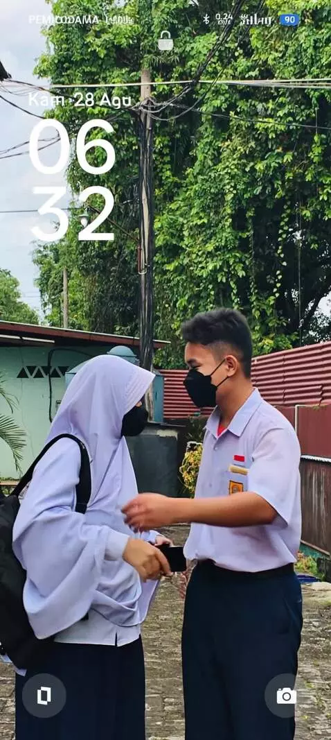 AI Video from prompt: Pelukan mesra
