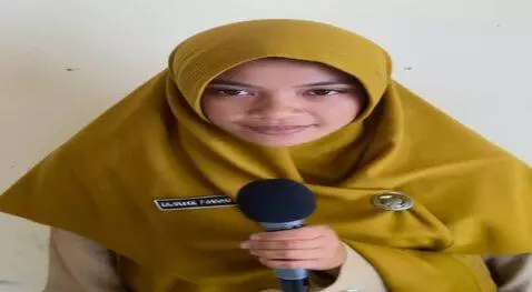 AI Video from prompt: sing a sad song full of emotion while holding a 