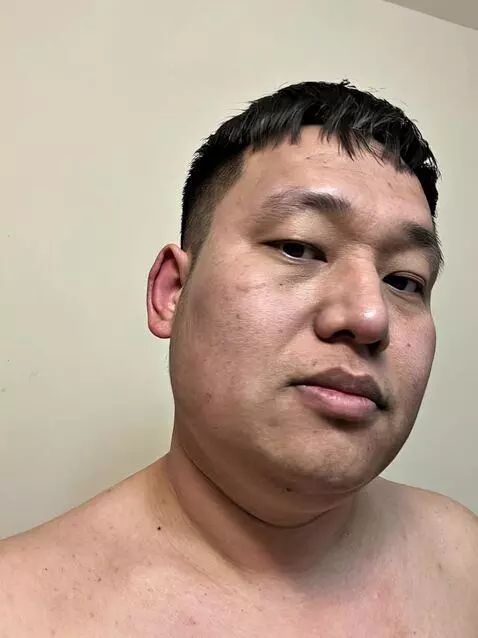 AI Video from prompt: Make him shake his gead left abd right