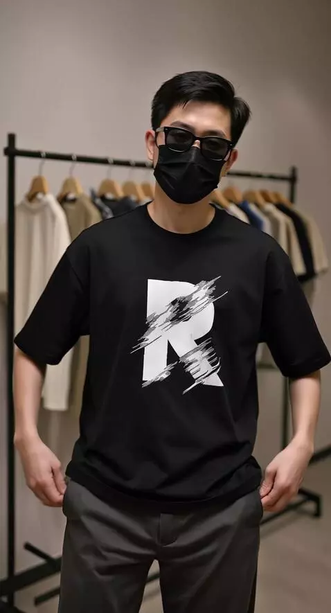 AI Video from prompt: Pria tersebut menyilangkan tangan di dada bergay