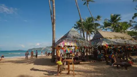 AI Video from prompt: Cewe tobrut bermain di pantai