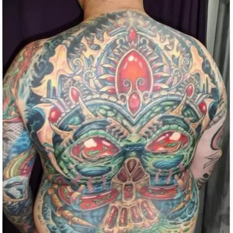 AI Video from prompt: Make this like it’s a live video from a phone pa