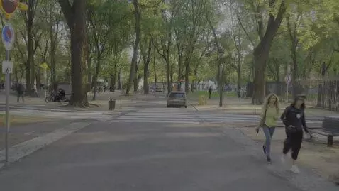 AI Video from prompt: Buatkan motornya berjalan dijalan raya