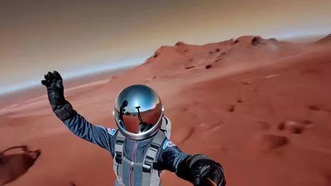 AI Video from prompt: 9.16La cámara orbita y se acerca en un video pan