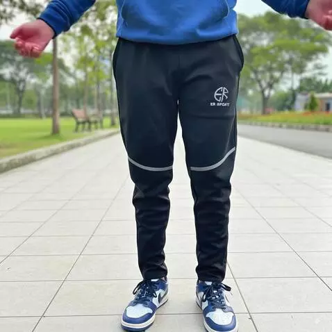 AI Video from prompt: “A man in the park showcasing black training pan