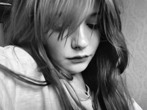 AI Video from prompt: The girl smiles