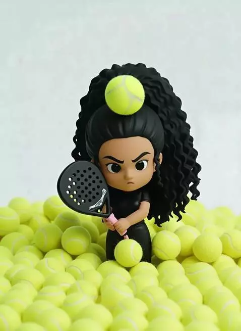 AI Video from prompt: мяч прилетает в голову и отлетает за кадр, видео