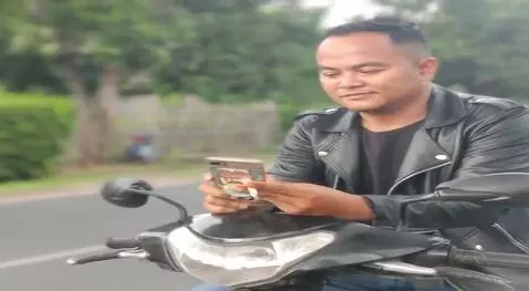 AI Video from prompt: nyata 、kualitas terbaik、mahakarya、Satu wanita da