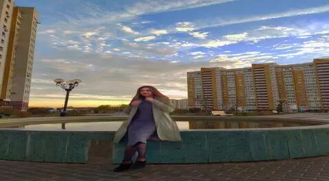 AI Video from prompt: Girl is going toward camera, throwing away her c