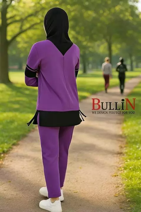 AI Video from prompt: Seorang model wanita sedang melakukan gerakan po