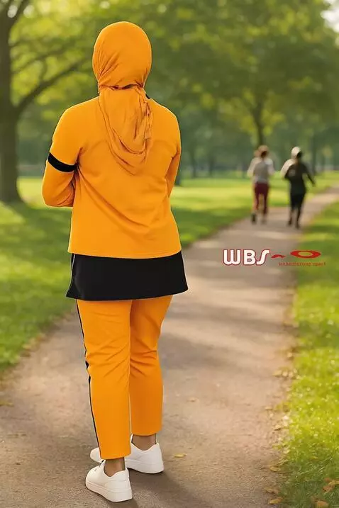 AI Video from prompt: Seorang model wanita sedang melakukan gerakan po