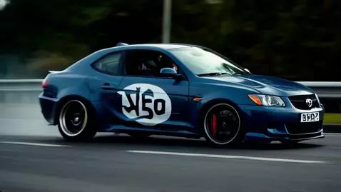 AI Video from prompt: Крутая заниженная тюннигованная японская машина 