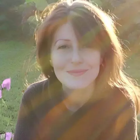 AI Video from prompt: Hyper-realistic portrait of a handsome 80-year-o