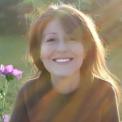 AI Video from prompt: Hyper-realistic portrait of a handsome 80-year-o