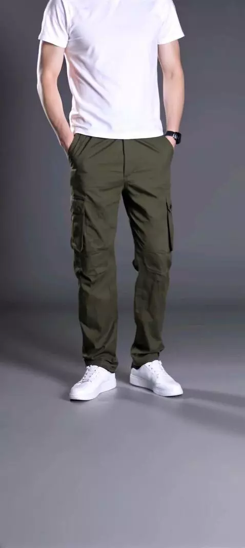 AI Video from prompt: Seorang model pria sedang melakukan gerakan pose