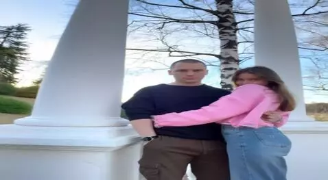 AI Video from prompt: Создайте реалистичное вертикальное видео (9: 16)