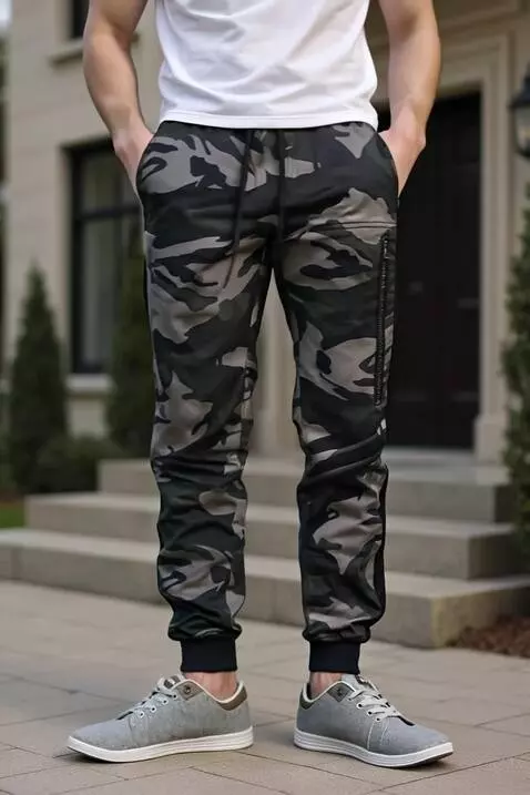 AI Video from prompt: Celana tersebut bergerak maju-mundur seperti sed