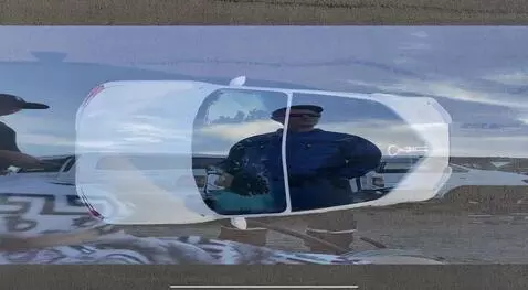 AI Video from prompt: Сделай видео где мужчина с фото стреляет деньгам