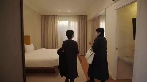 AI Video from prompt: Vidéo qui présente une chambre d’hôtel de luxe e