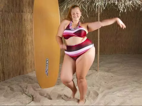 AI Video from prompt: belly dancer is dancing