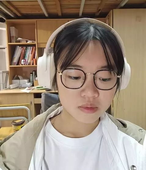 AI Video from prompt: Upper body bare，C cup