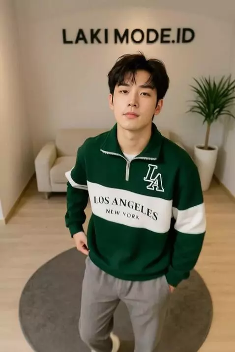 AI Video from prompt: pria ini sedikit berjalan mundur lalu bergaya se