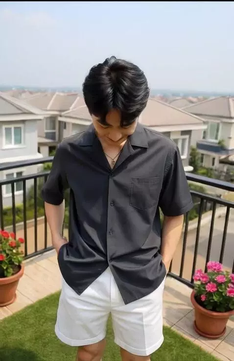 AI Video from prompt: Buatlah video seorang pria merapikan pakaian ser