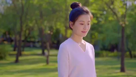 AI Video from prompt: Нежность сомкнётся с дрожаньем души, Розовый шёл