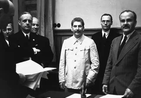 AI Video from prompt: Stalin URSS Kremlin