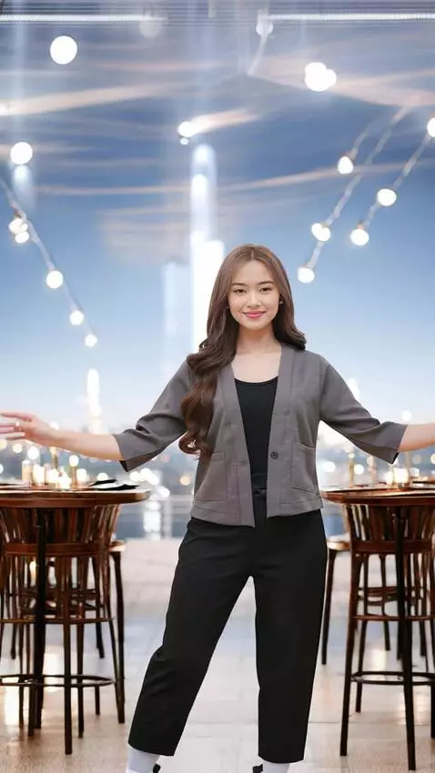AI Video from prompt: Wanita berjoget dan gerakannya elegan jangan ber