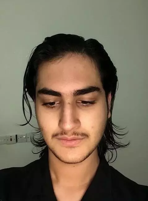 AI Video from prompt: Make it a nice woman with a bra