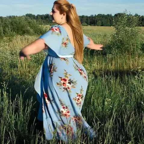 AI Video from prompt: woman is dancing
