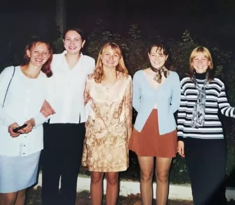 AI Video from prompt: оживи максимально реалистично, без искажений и б