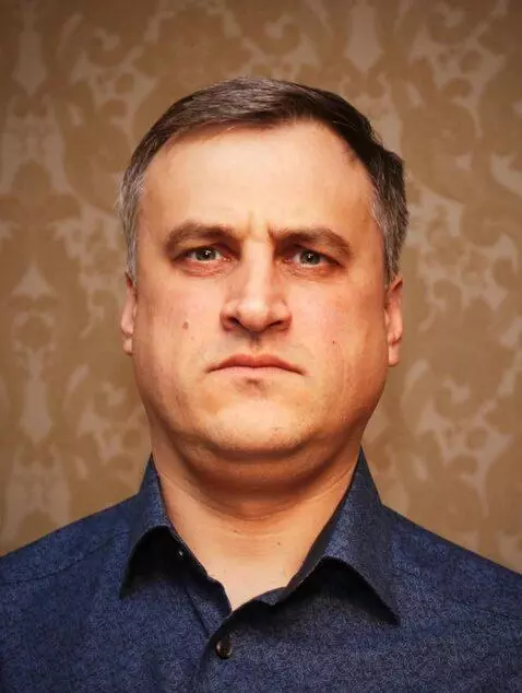 AI Video from prompt: create just one frame from uploaded picture. it 