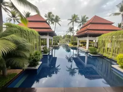 AI Video from prompt: Create a realistic one-take drone video, 7-12 se