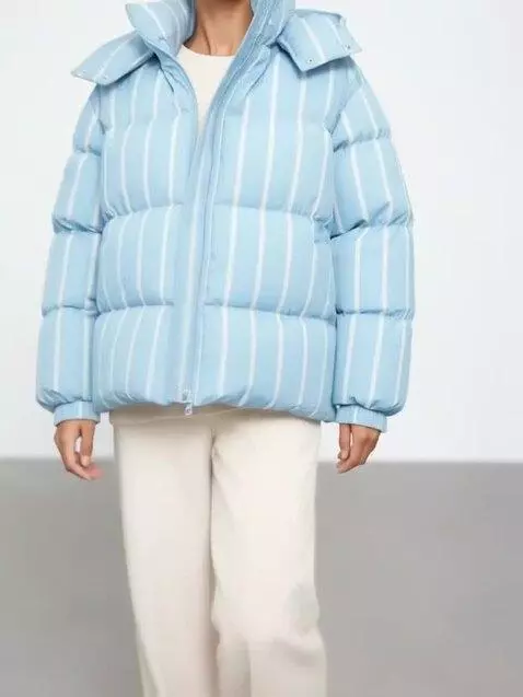 AI Video from prompt: Create a promo video for a clothing brand. You n