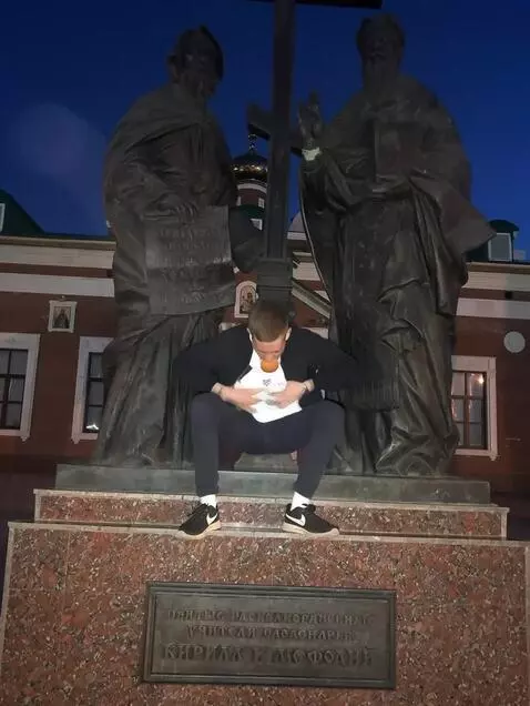 MiniMax Hailuo-02 (pro) video