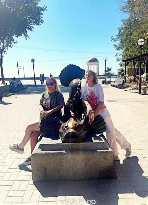 AI Video from prompt: Встают на землю подпрыгивают и зависают в воздух