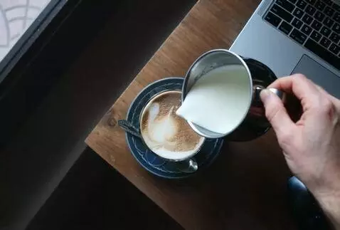 AI Video from prompt: The camera is viewed from above, a graphite-colo