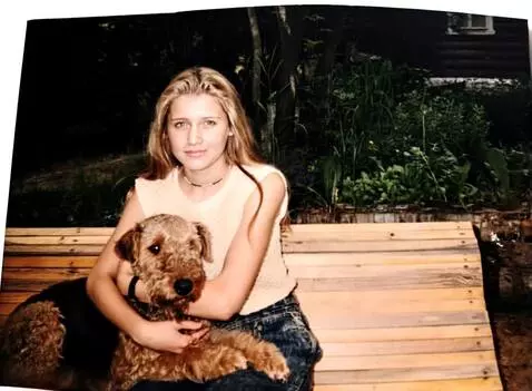 AI Video from prompt: laugh waving her hands